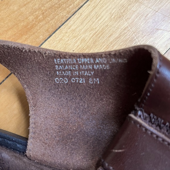 Eddie Bauer Women’s Leather Sandals. Great used condition. - Picture 2 of 4